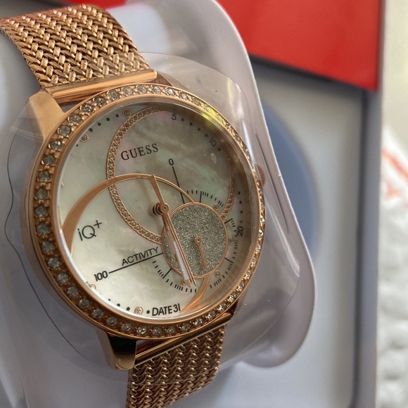 New Guess C2001L2 women's Smartwatch - Picture 7 of 8